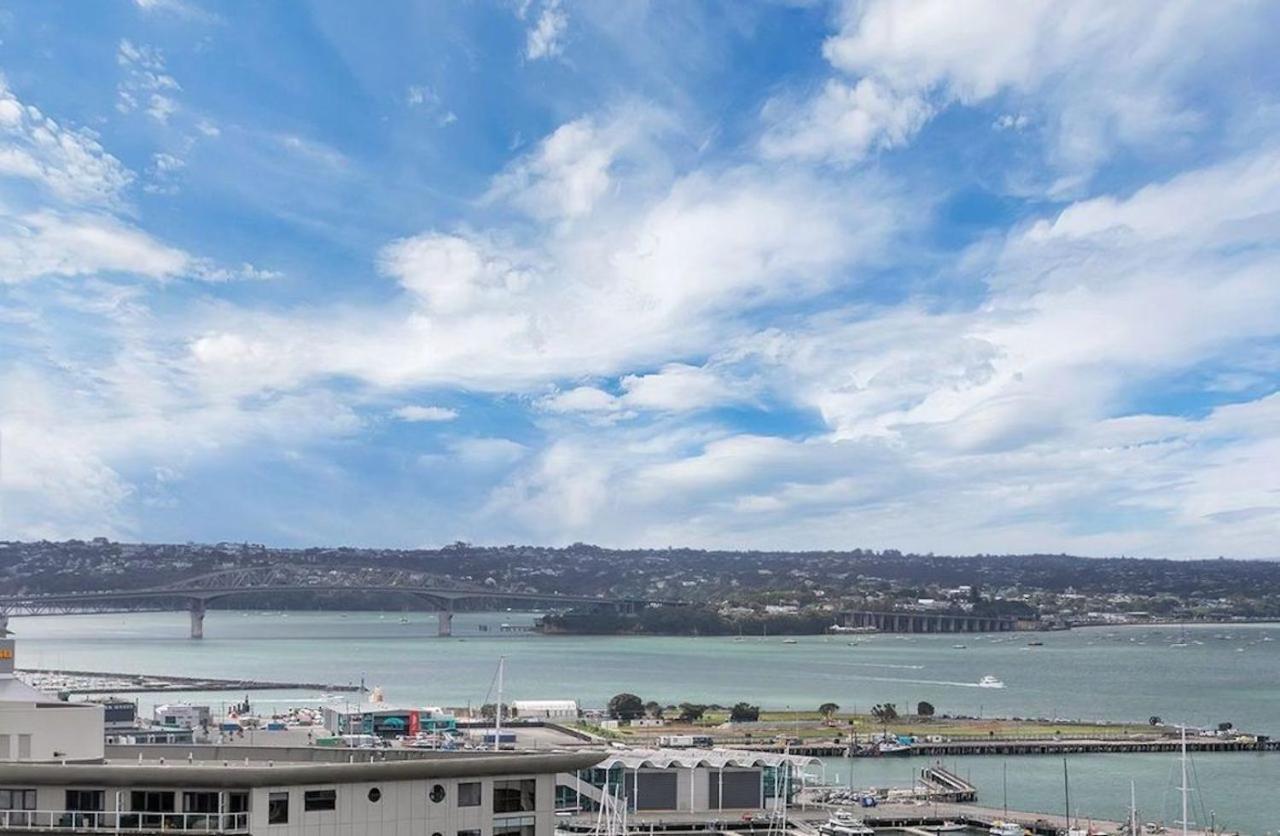 Magnificent Skytower, Sea, Habour View In Cbd Auckland Exterior photo