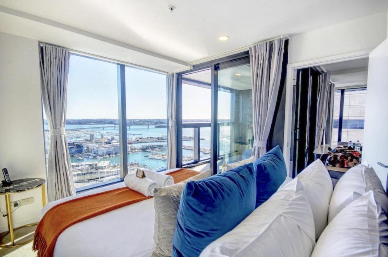 Magnificent Skytower, Sea, Habour View In Cbd Auckland Exterior photo